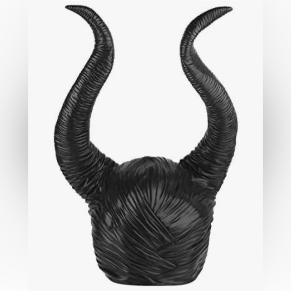 Maleficent Black A long Dress and accessories - Picture 4 of 5